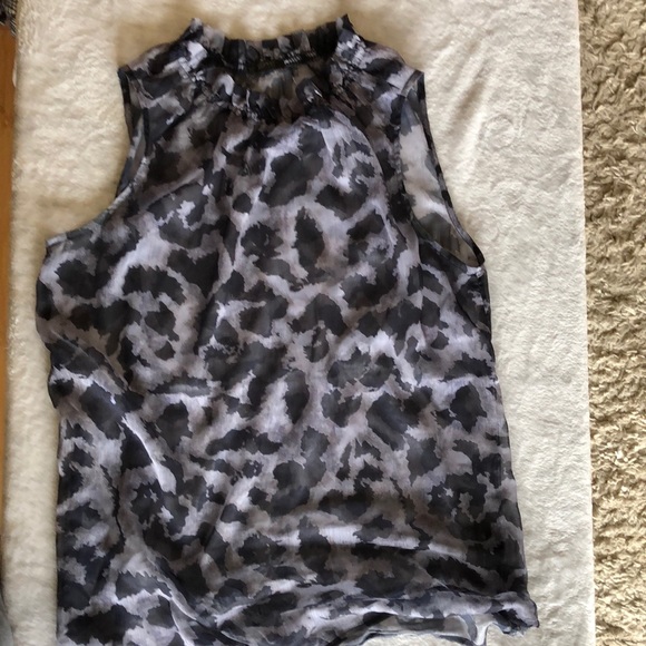 Sleeveless blouse - Picture 1 of 3